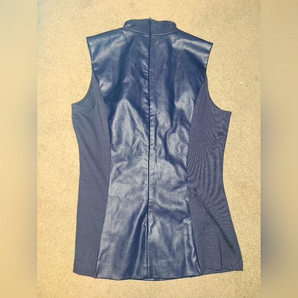 FAUX LEATHER O RINGS TOP - Picture 4 of 8